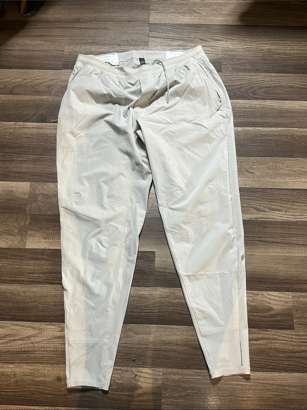 LULULEMON Men's Light Cream Performance Joggers with Drawstring size xl